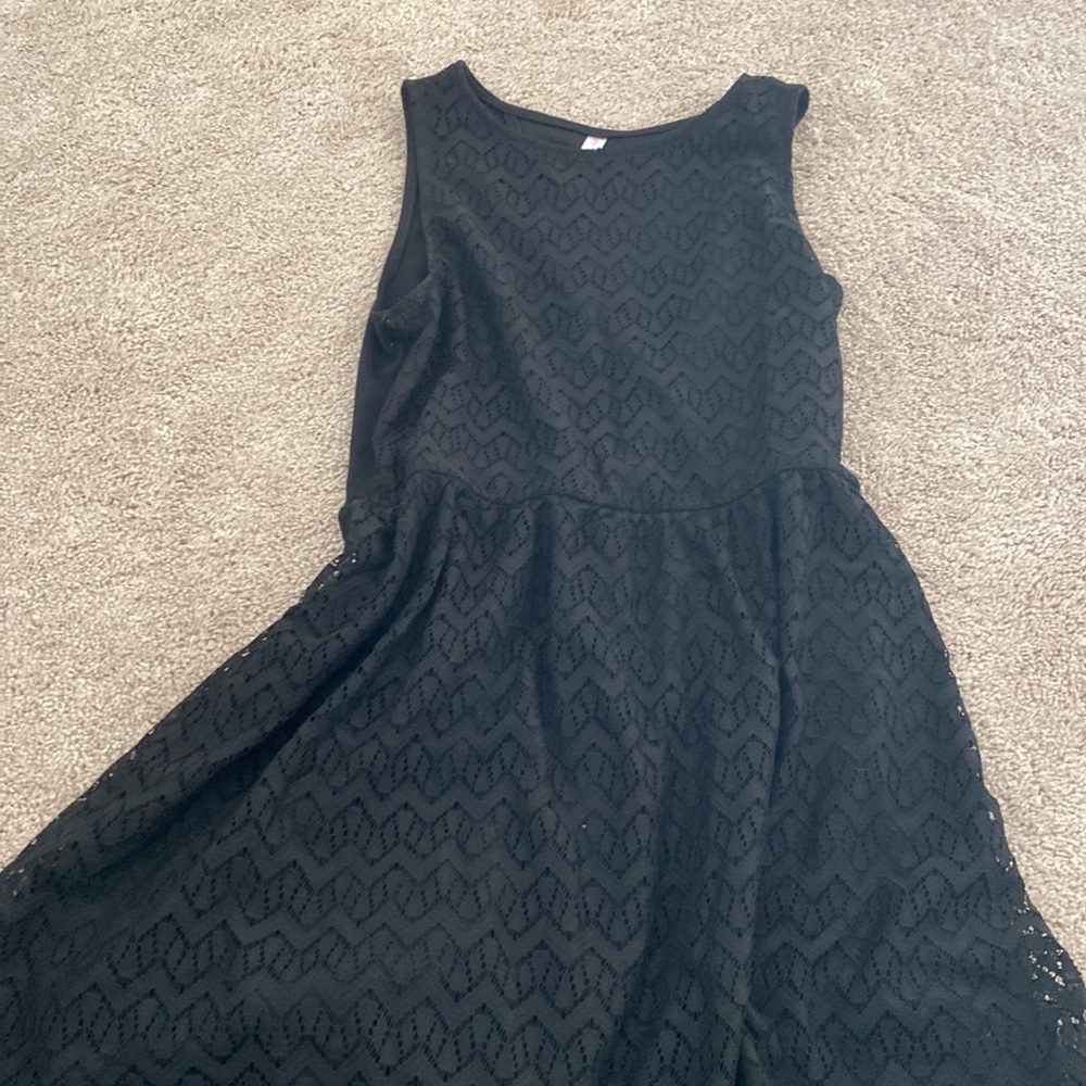 Black sun dress key hole cutout in back, lace bottom tank top fitted on top